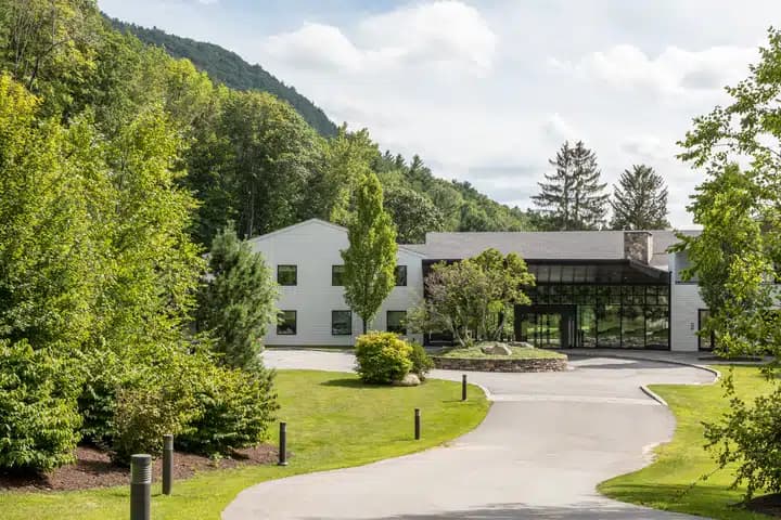 Mountainside Treatment Center - Thumbnail 2